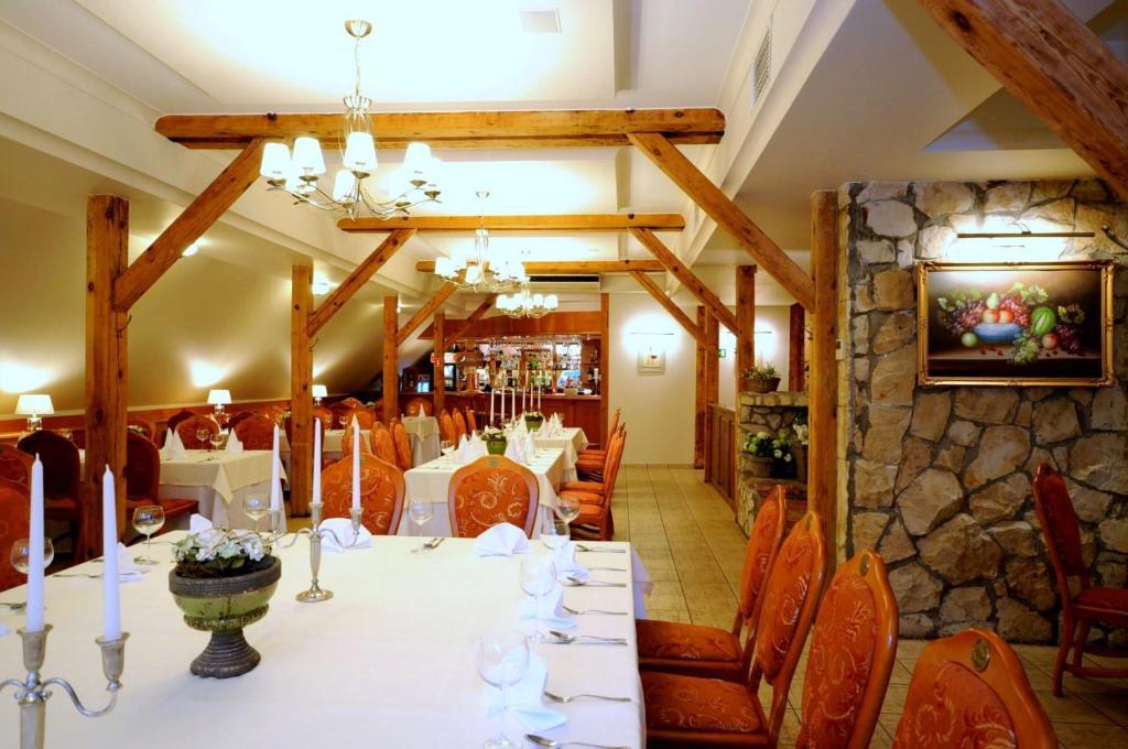 Hotel Rebajlo Пила Экстерьер фото