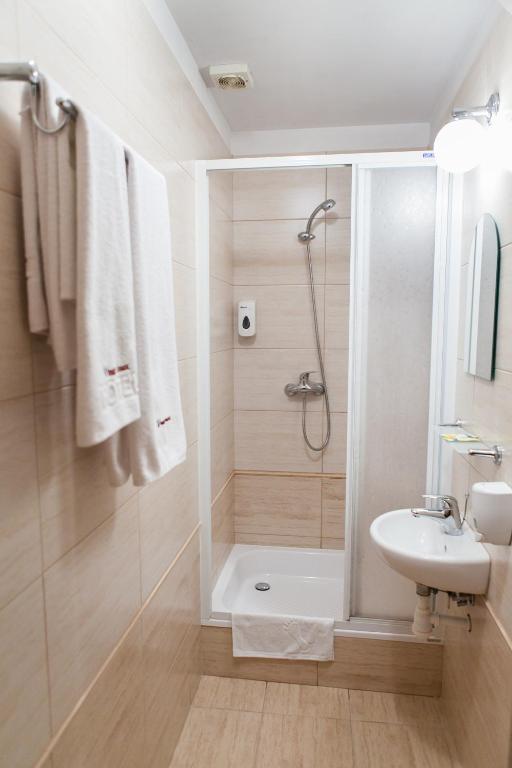 Hotel Rebajlo Пила Экстерьер фото